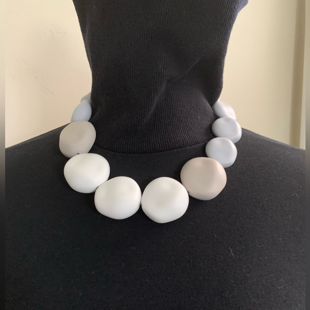 Elegant Grey and White Faux Stone Women's Necklace